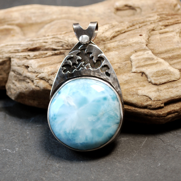 Silver Larimar Pendant front with ocean waves