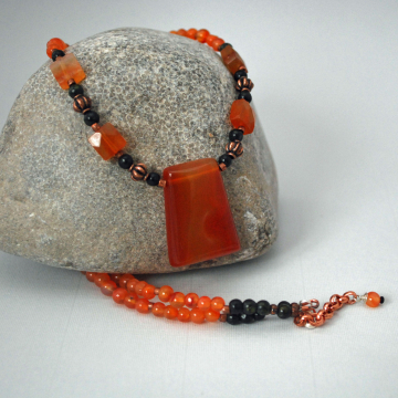 Carnelian and Serpentine beaded necklace
