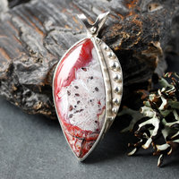 Crazy Lace agate pendant front