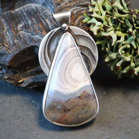 Arizona fortification agate pendant front