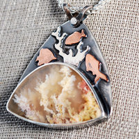 Regency Rose plume agate pendant front close-up