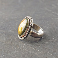Golden labradorite sterling silver ring side view
