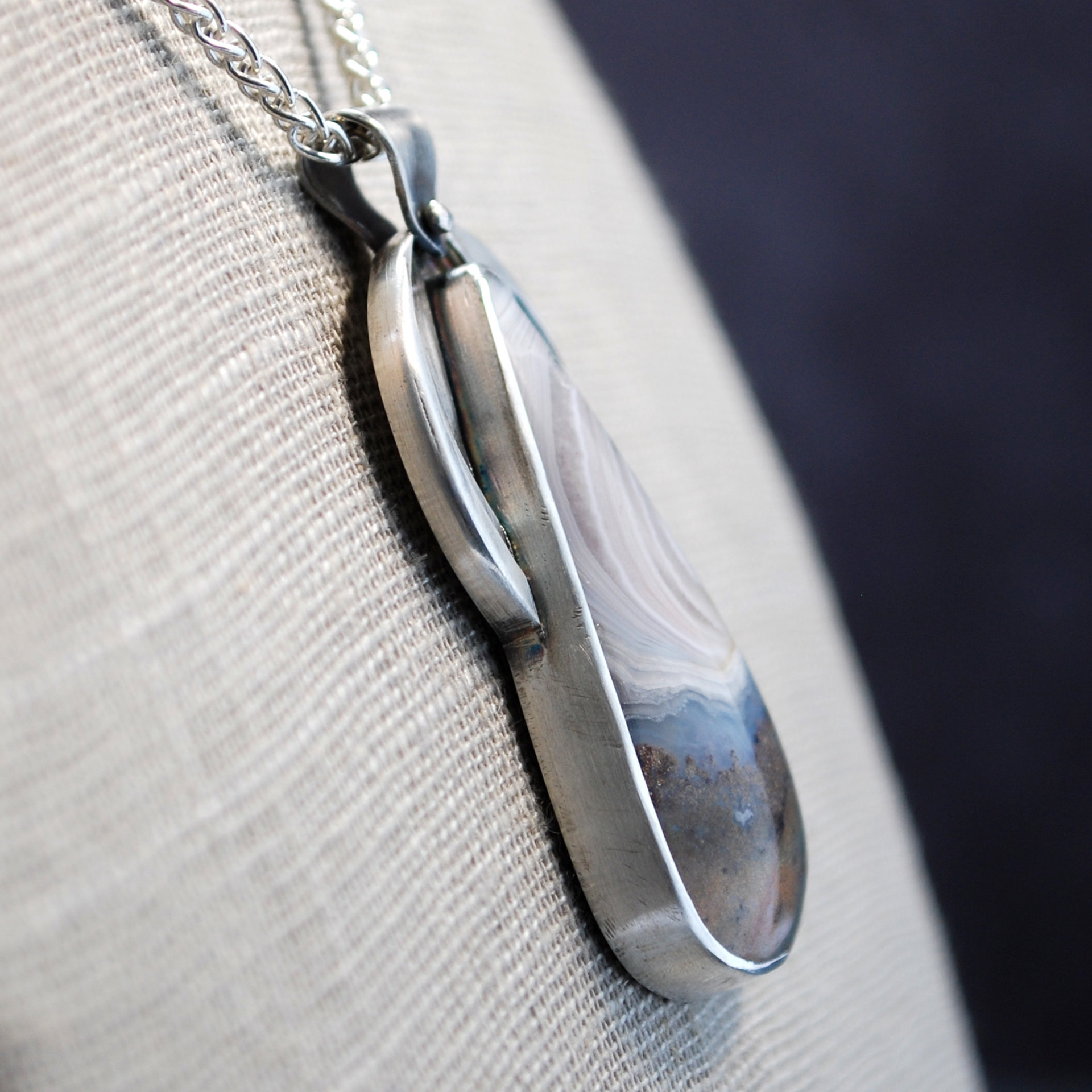 Arizona fortification agate pendant angle