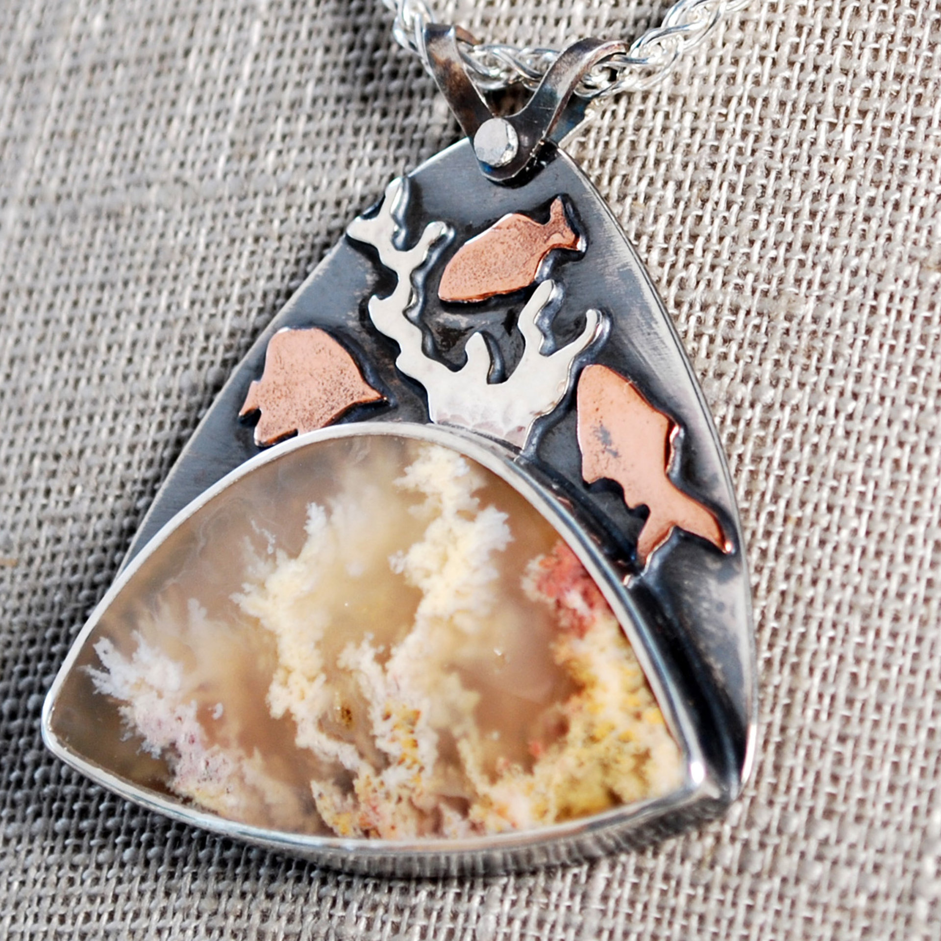 Regency Rose plume agate pendant front close-up