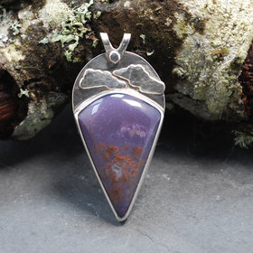 Burro Creek agate pendant front